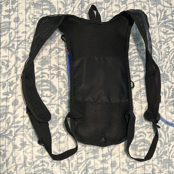 Iridescent Hydration Backpack - Picture 2 of 6